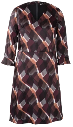 Cartamodelli Burda Taglie Forti>ABITO CON GONNA SVASATA - SCOLLATO