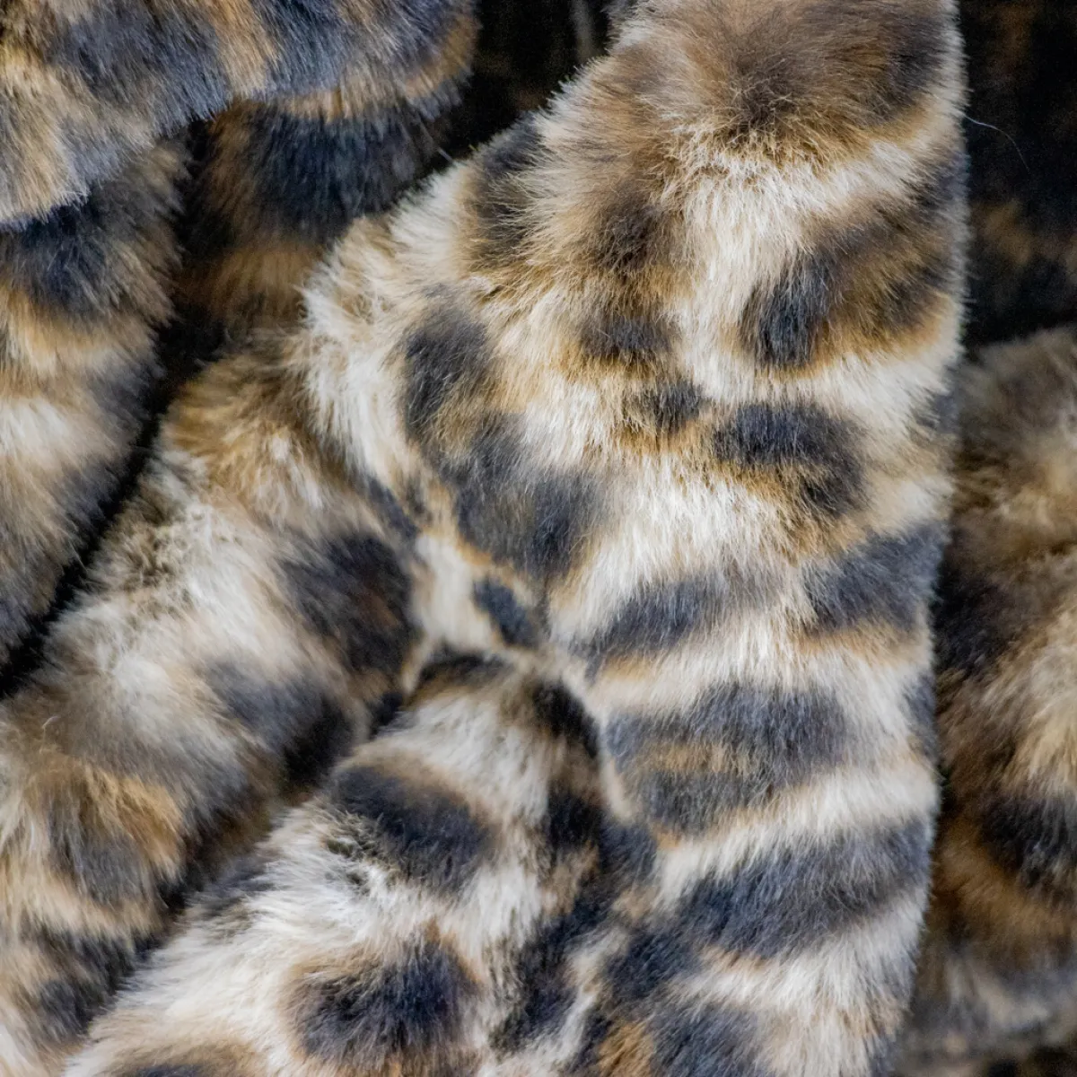 Giesse Scampoli Pelliccia Sintetica E Finta Pelle>CASTORINO GIAGUARO