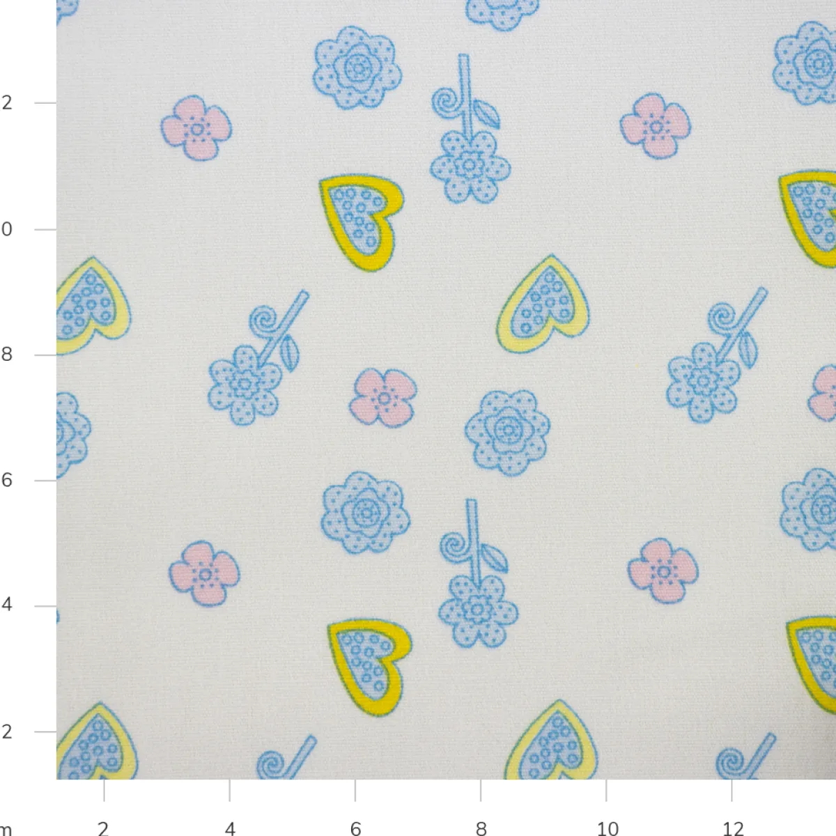 Bambino Giesse Scampoli Tessuti In Cotone>COTONE LEGGERO FIORI E CUORI