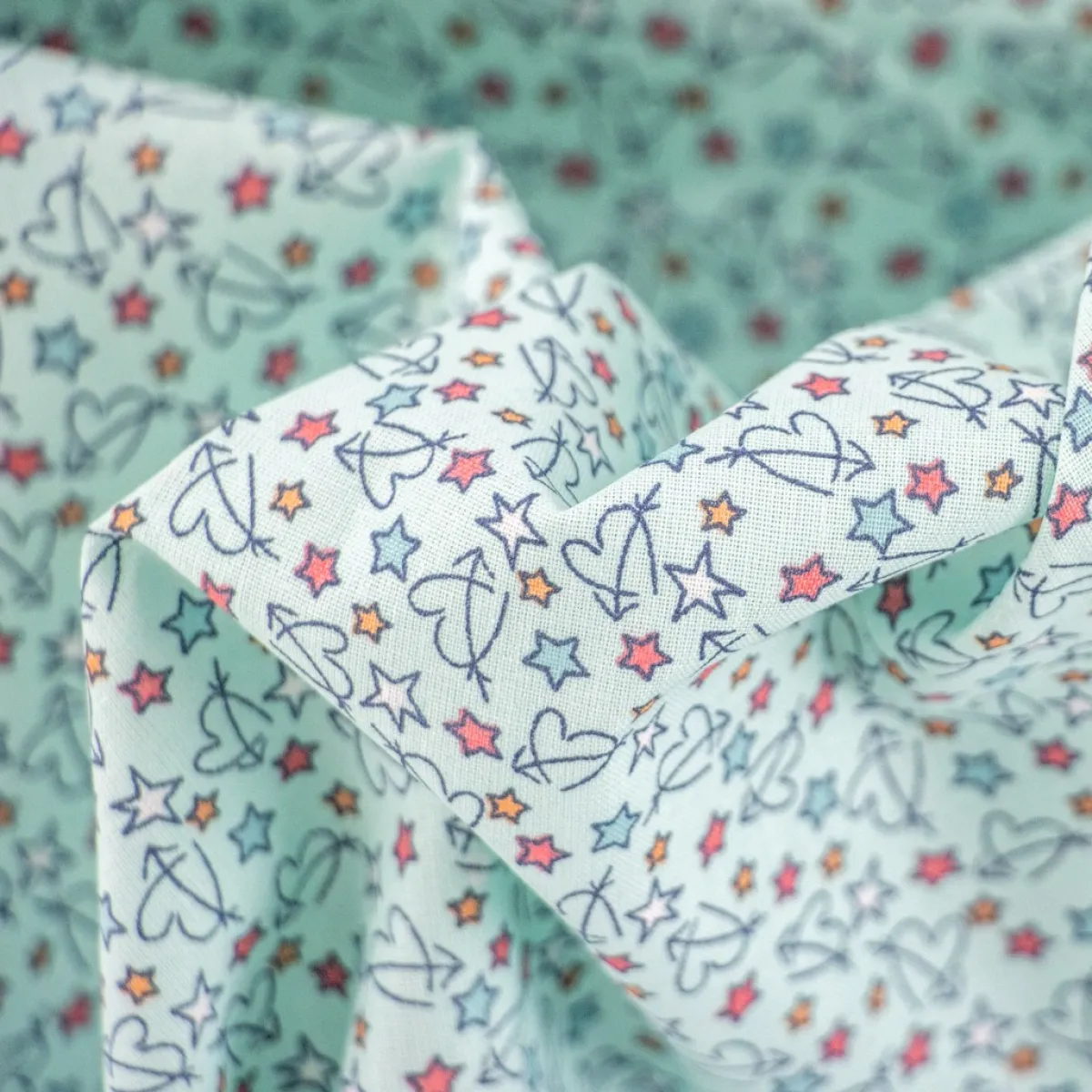 Bambino Giesse Scampoli Tessuti In Cotone>COTONE OLANDA CUORI E STELLE