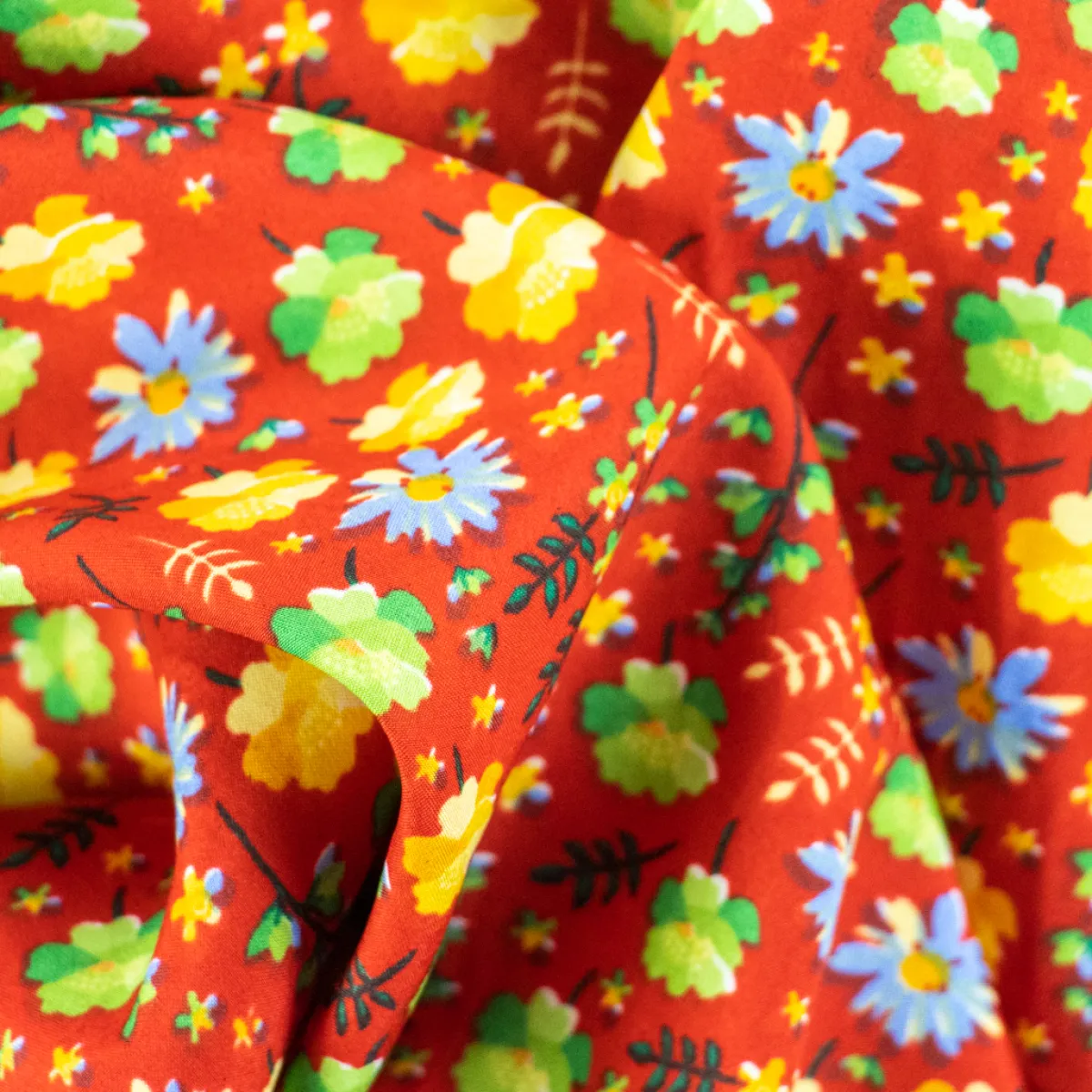 Giesse Scampoli Fantasie Moda>CREPE NICOLETTA MULTIFIORI