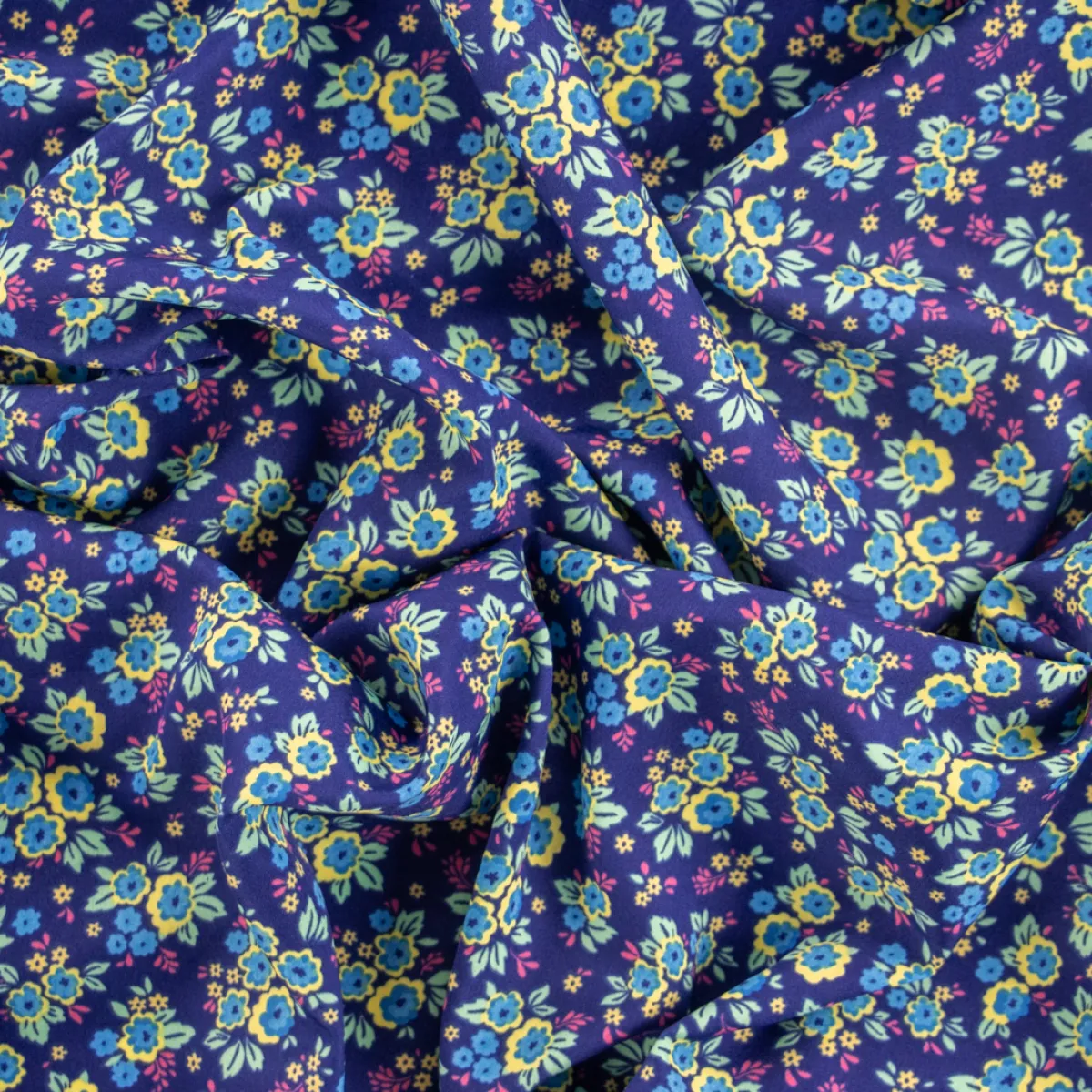 Giesse Scampoli Fantasie Moda>CREPE NICOLETTA MULTIFIORI