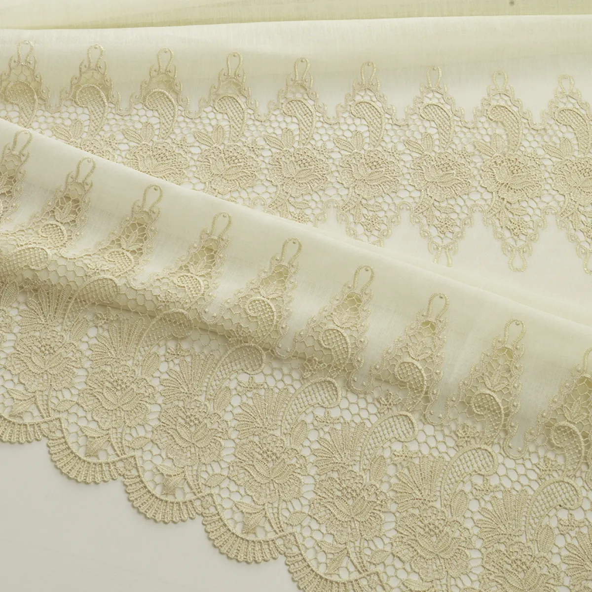Giesse Scampoli Tende Classiche>MACRAMÈ BARBA TENDA DOPPIA BALZA MACRAME'