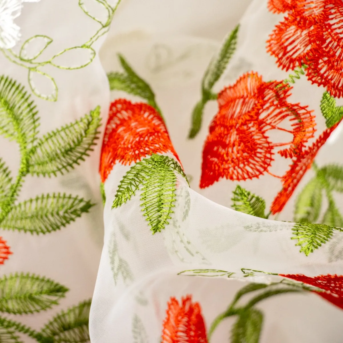 Giesse Scampoli Tessuti Tinta Unita>ORGANZA RICAMATA MAURA ROSE