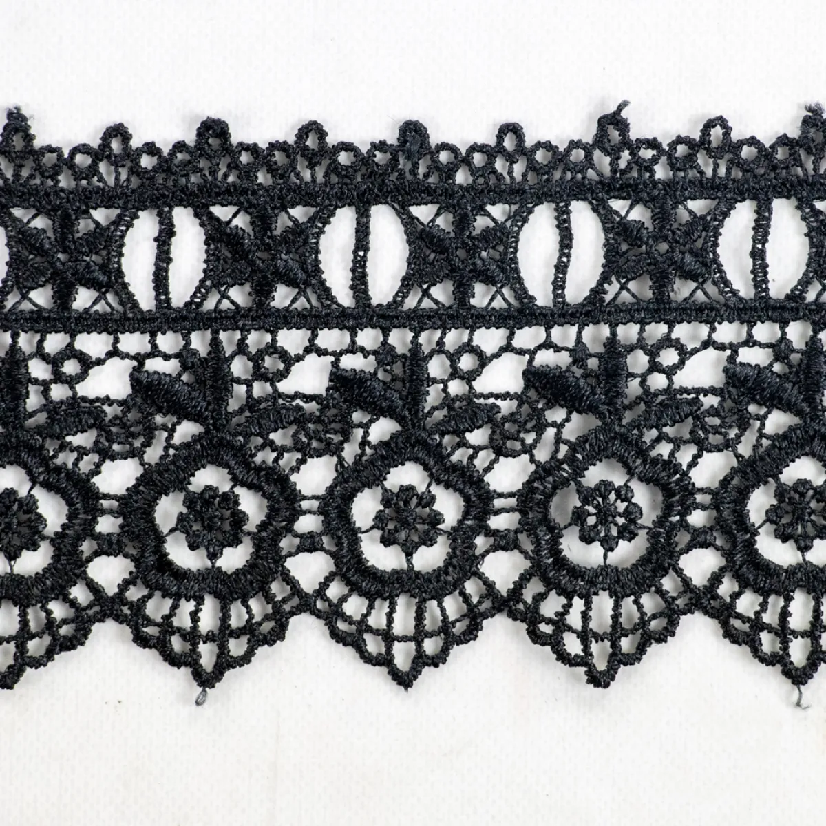 Giesse Scampoli Pizzi>PIZZO MACRAME CON PASSANASTRO