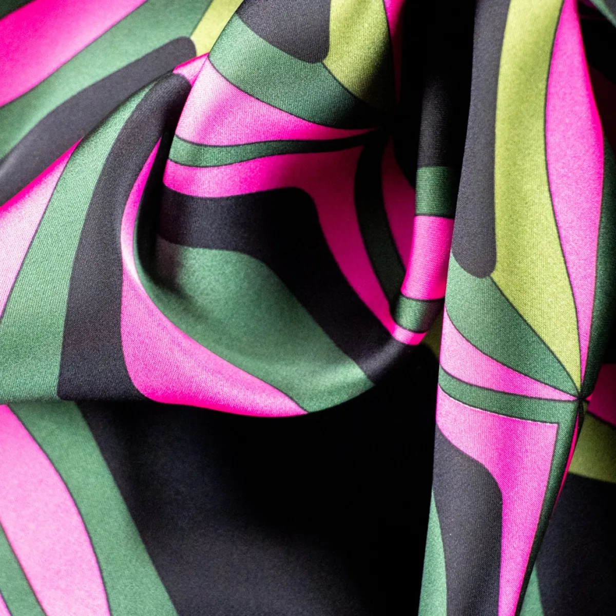 Giesse Scampoli Fantasie Moda>RASO NICOLETTA GEOMETRIE