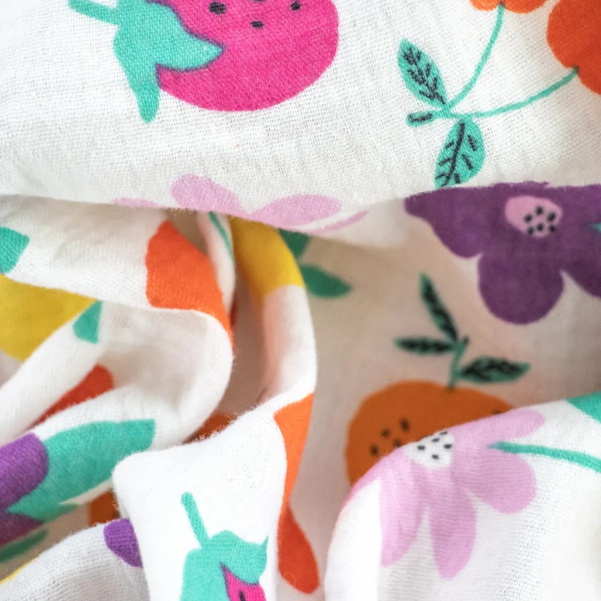 Bambino Giesse Scampoli Tessuti In Cotone|Fantasie Moda>TELA INDIANA FANTASIA FIORI E FRUTTA