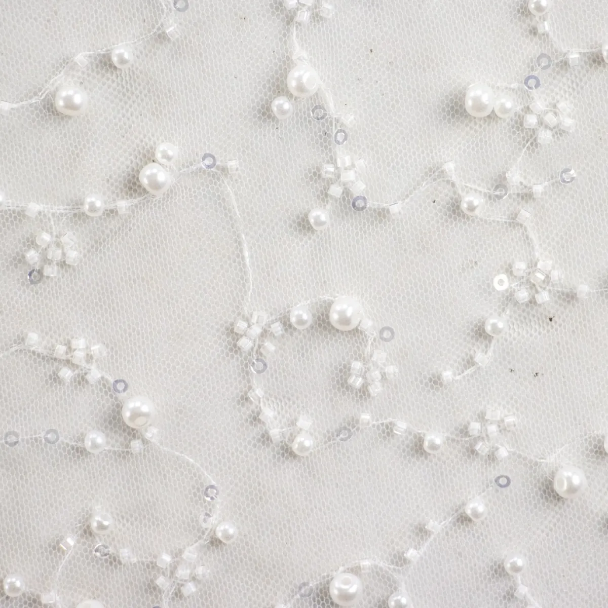 Giesse Scampoli Tessuti In Pizzo>TULLE RICAMATO CON PERLINE EZE SPOSA