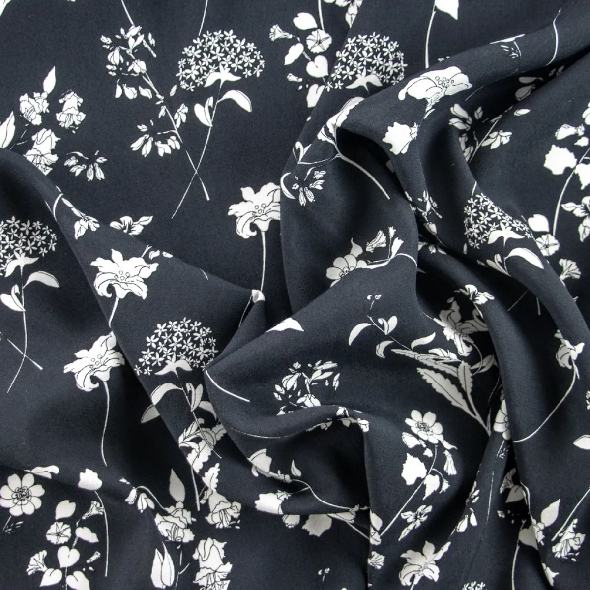 Giesse Scampoli Fantasie Moda>VISCOSA CREPE NICOLETTA FIORI DI CAMPO